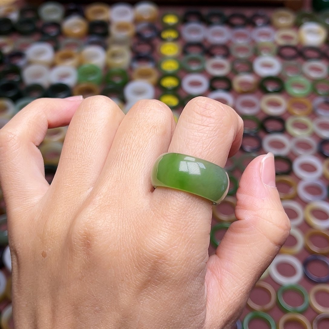 和田玉戒指未镶嵌17.4青苹果