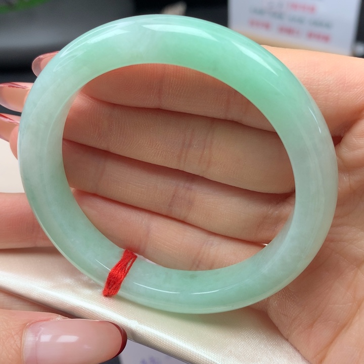 翡翠手镯未镶嵌55泥鳅背