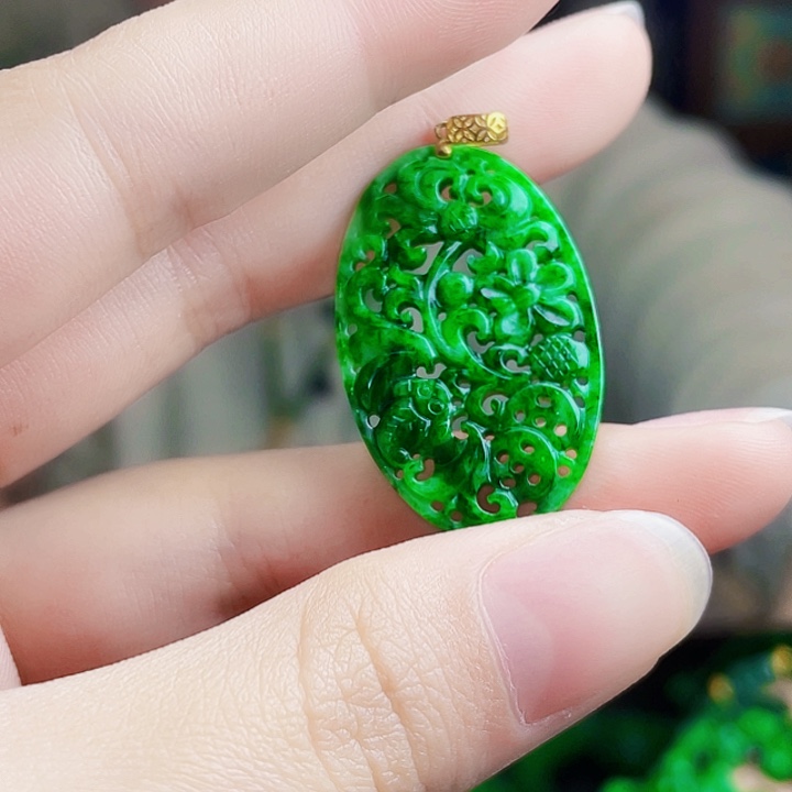 翡翠18K金镶嵌颈饰多样性