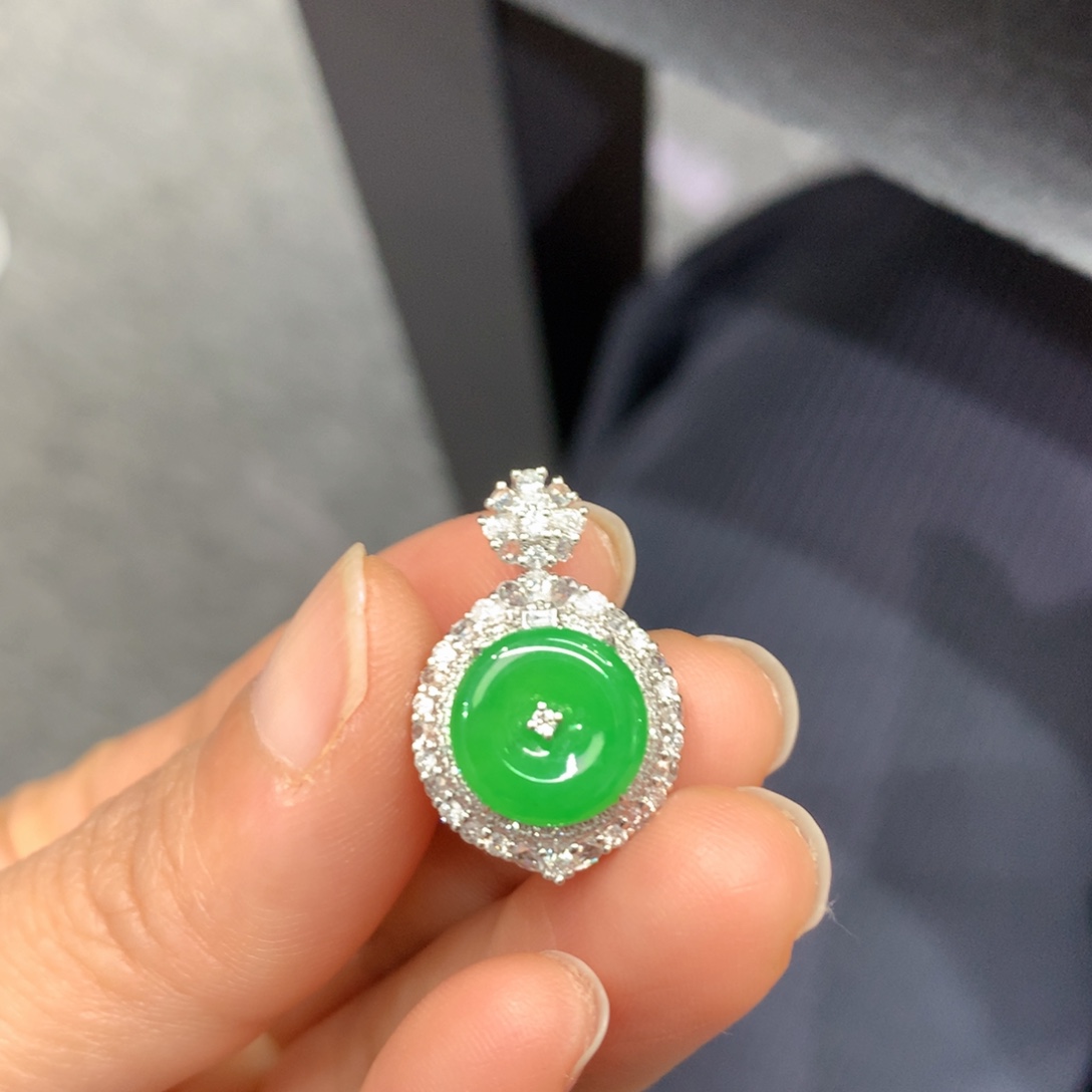 翡翠18K金镶嵌吊坠(不含链)