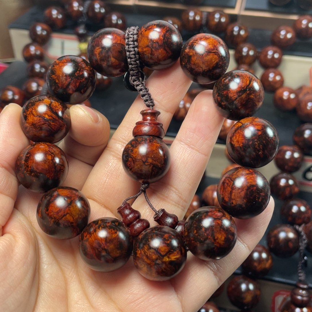 阿***祥花梨木类1.8的烟花纹