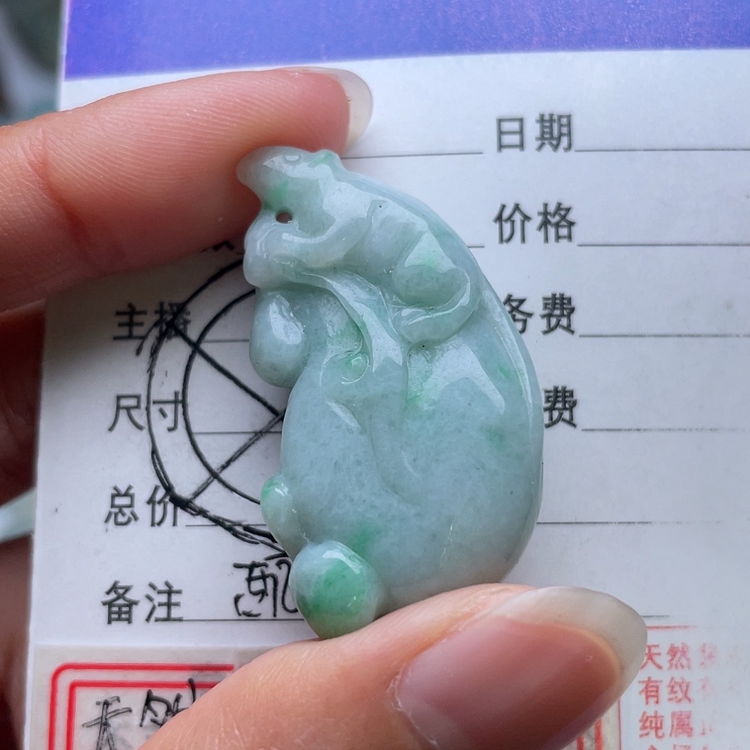 翡翠未镶嵌颈饰吊坠