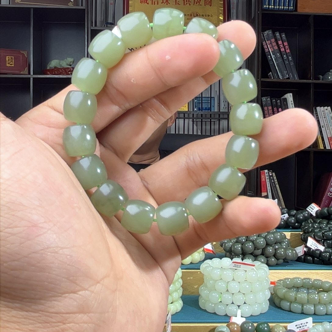 和田玉手串未镶嵌纯天然和田玉08年青海三岔河湖水绿12