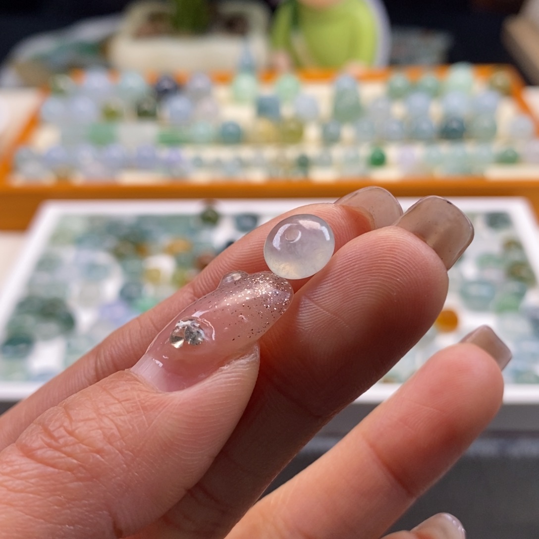 翡翠散珠天然翡翠白冰8.8×4.7
