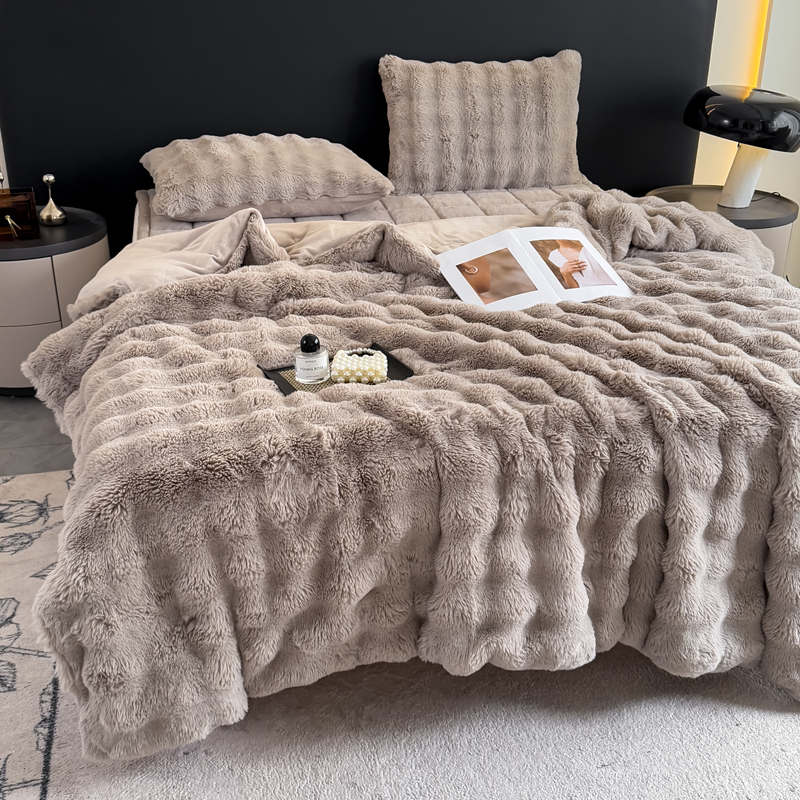 韩国轻奢托斯卡纳兔兔绒被子床垫四件套双面温暖加厚