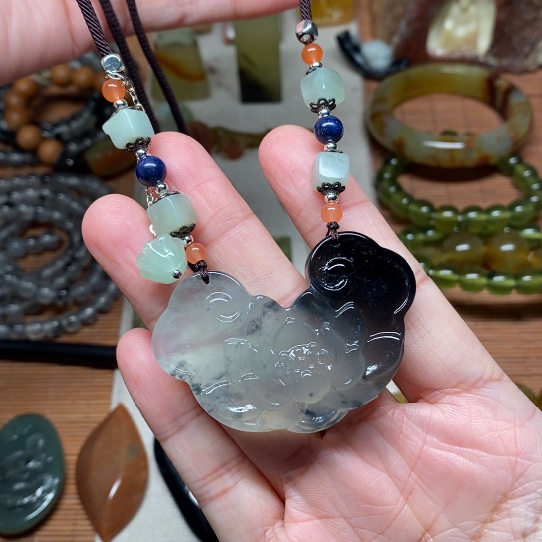 蛇纹石玉未镶嵌挂件