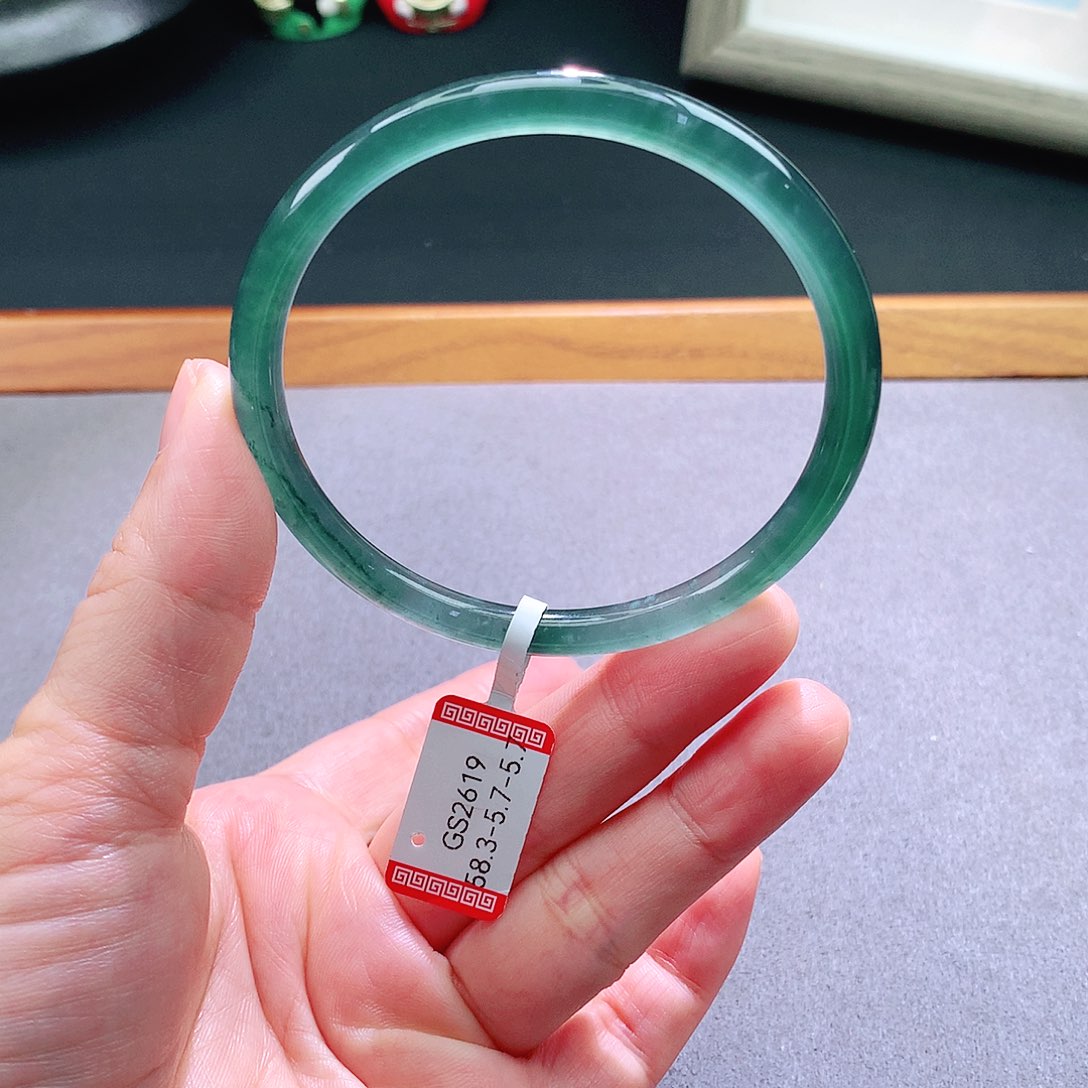 翡翠手镯未镶嵌天然翡翠手镯