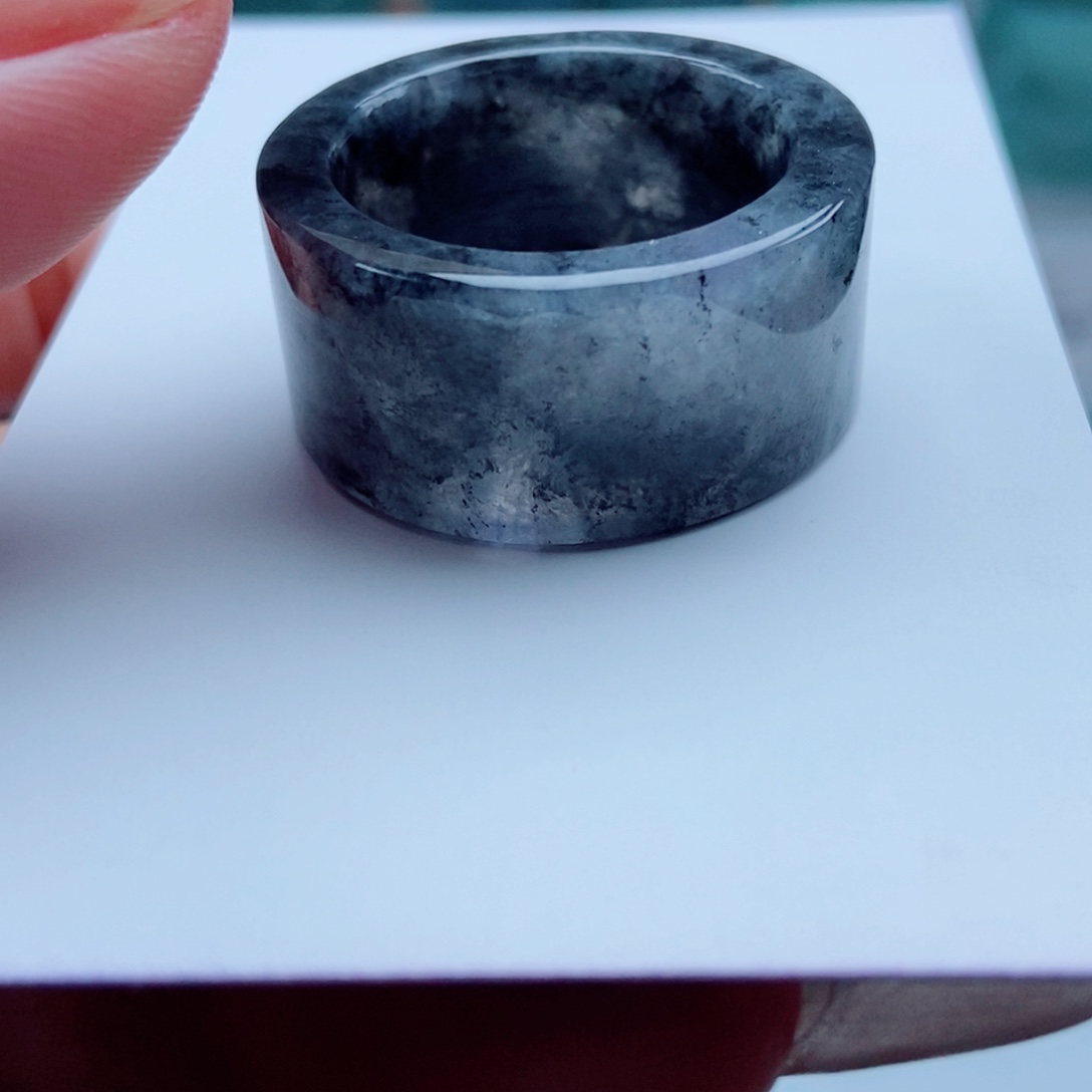 翡翠戒指未镶嵌翡翠