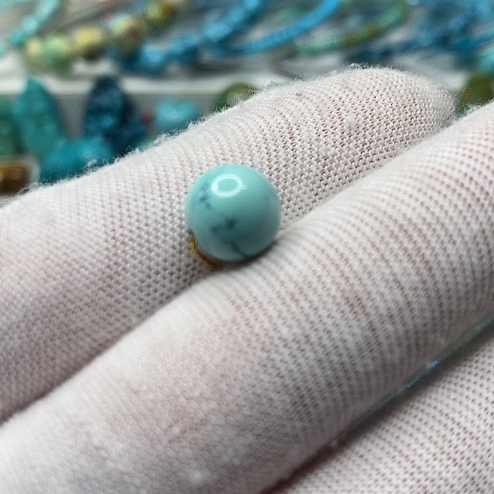 牛***忙绿松石未镶嵌天然原矿 地大质检