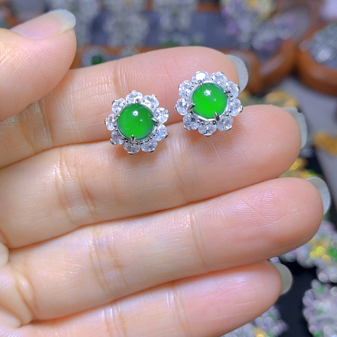 翡翠颈饰银S925镶嵌天然翡翠