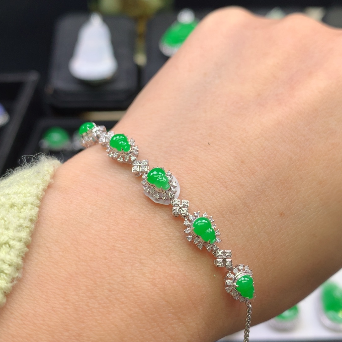 翡翠吊坠(不含链)18K金镶嵌