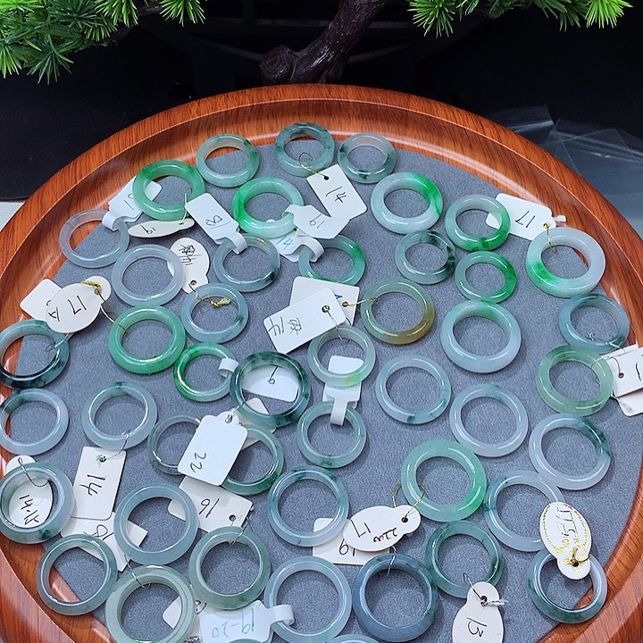 翡翠戒指未镶嵌翡翠