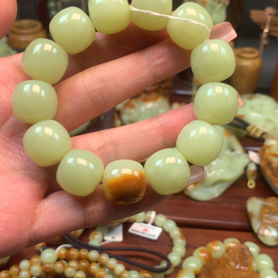 岫岩河磨玉（透闪石质玉）未镶嵌手链
