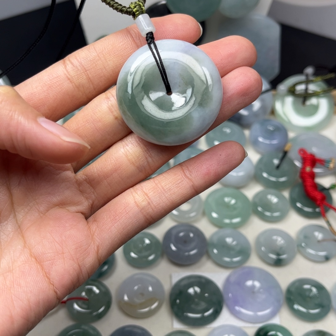 金***块翡翠未镶嵌颈饰天然翡翠Ａ货