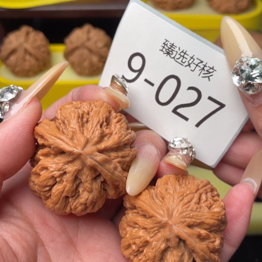 文玩核桃把件40全品大粗筋