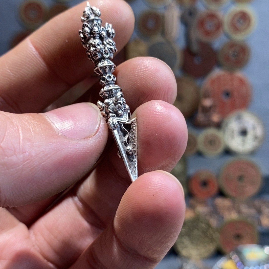 花岗石铁合金现代工艺品吊坠挂饰