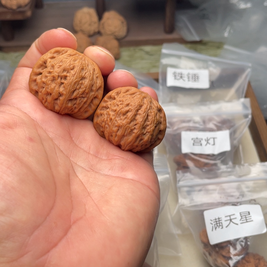薄***唇吊坠文玩核桃铁锤