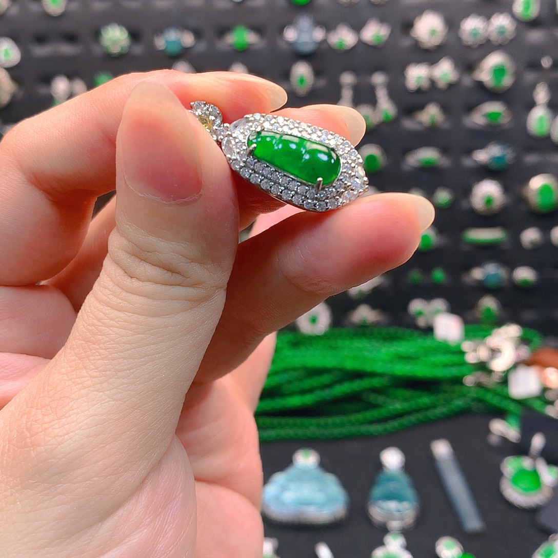 翡翠未镶嵌吊坠(不含链)