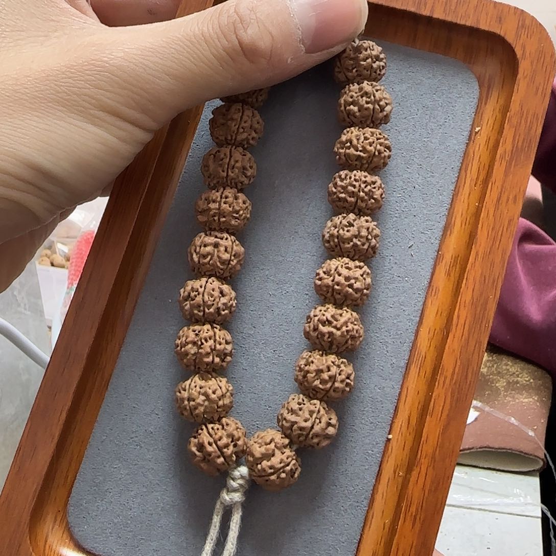 金刚菩提吊坠红方印。