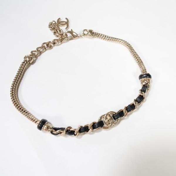 Chanel 皮穿书包扣项链