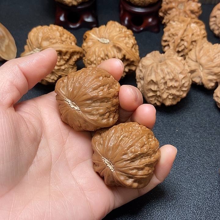 木质类狮子头。铁锤