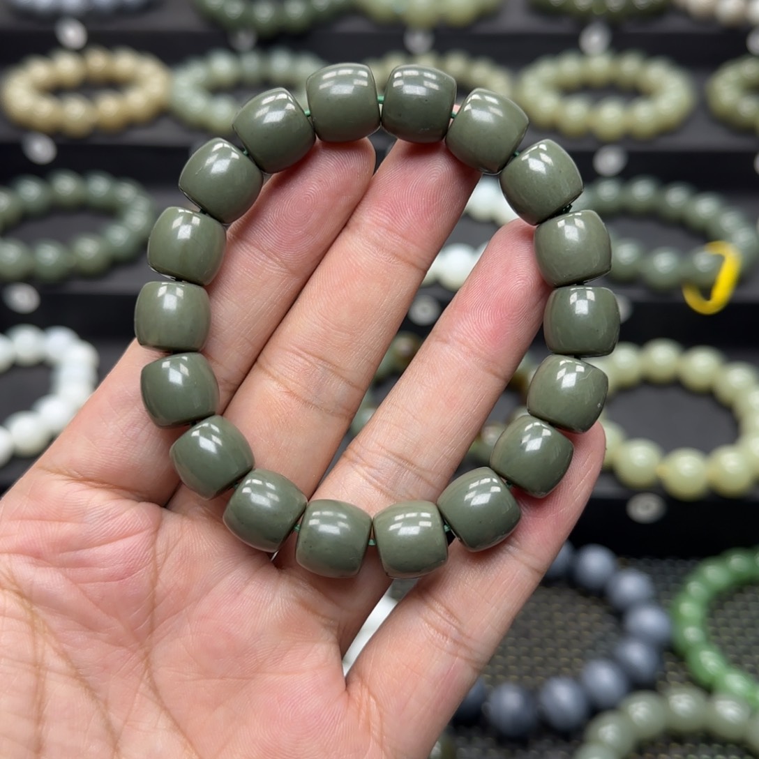 和田玉手链未镶嵌豆青12mm