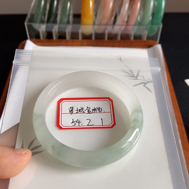 未镶嵌手镯石英质玉