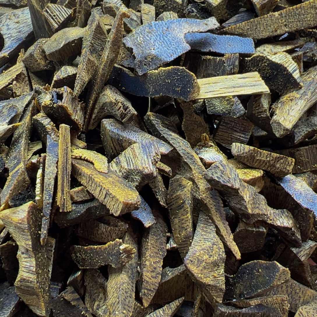 沉香手把件绿奇楠沉香开珠料80克