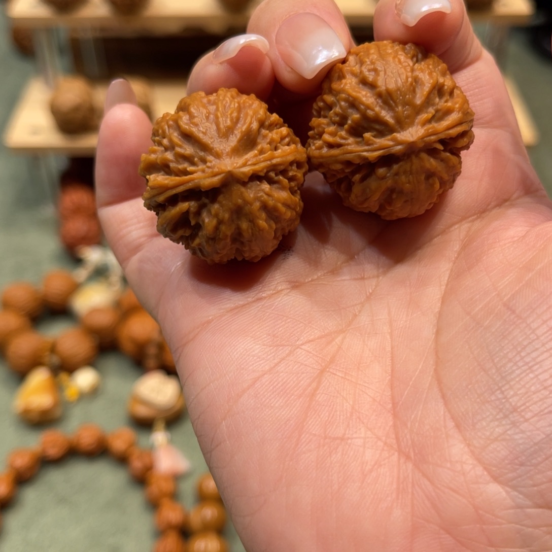 把件文玩核桃麒麟纹八棱