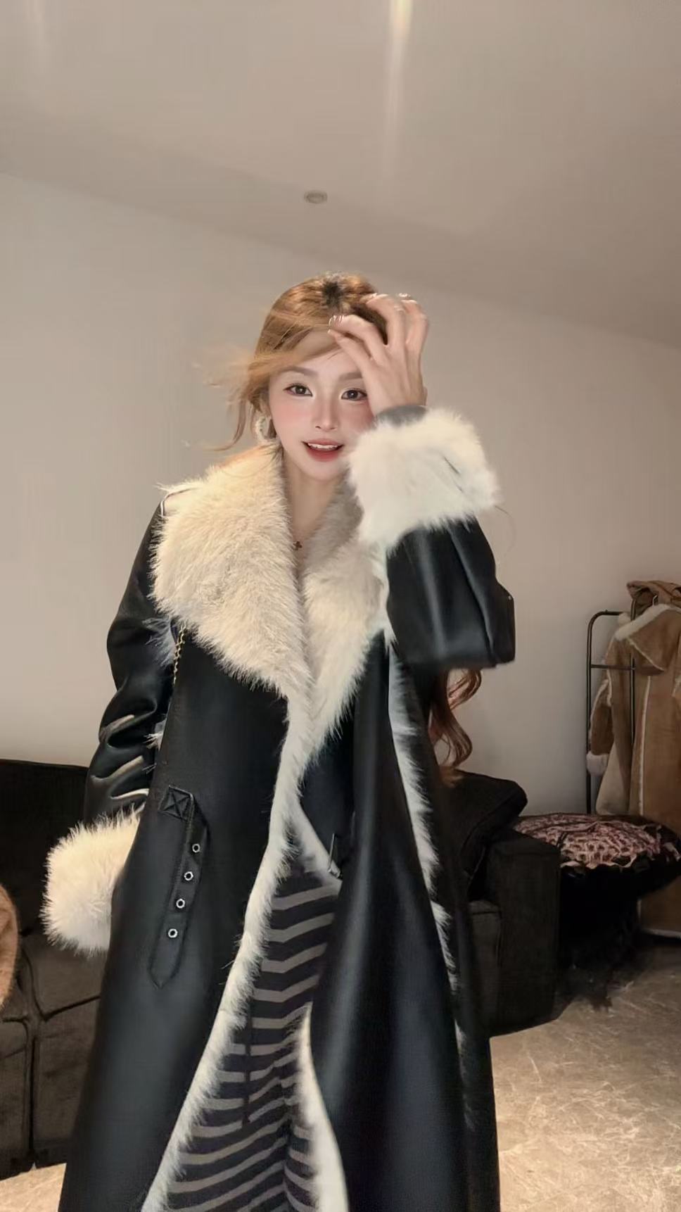 25年新款洋气设计师感修身长款毛毛外套