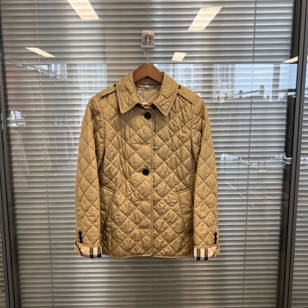 未使用 BURBERRY/博柏利 22ss卡其色菱格棉服m码全新带吊#zz6688