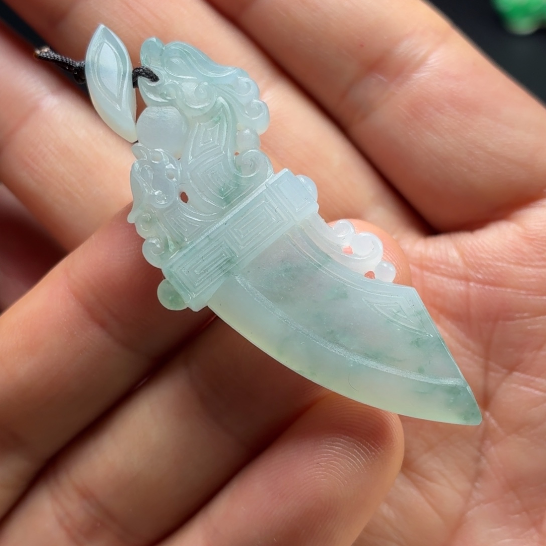 定制翡翠未镶嵌龙