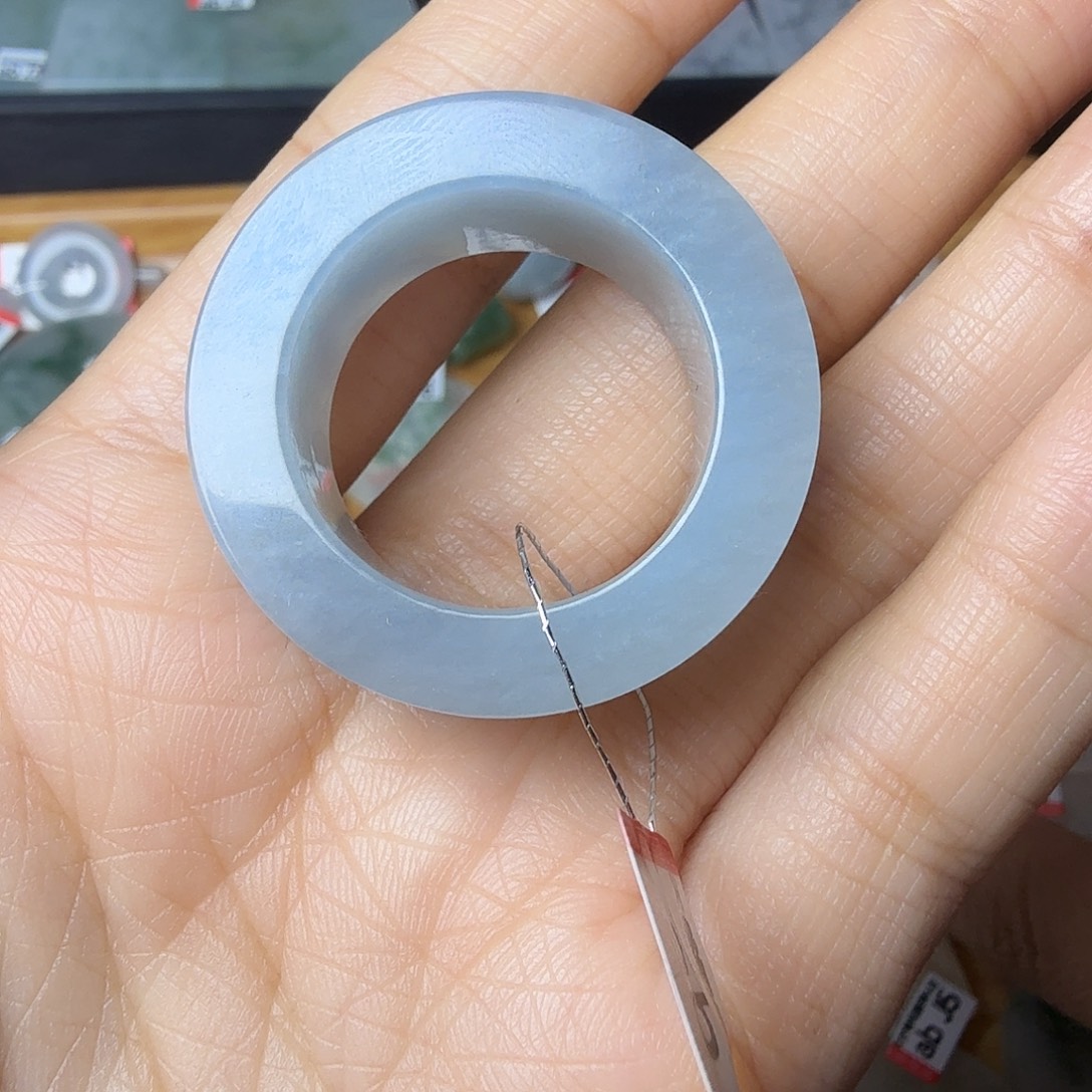 职****翡翠未镶嵌颈饰天然缅甸翡翠A货