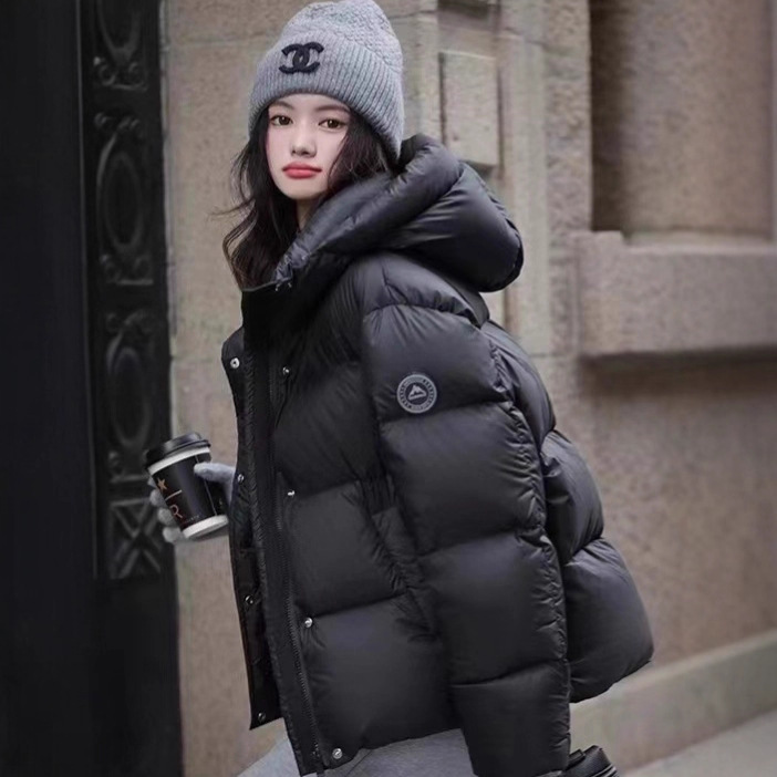 品牌断码羽绒服女高级长短款2025时尚连帽加厚袖标保暖情侣面包