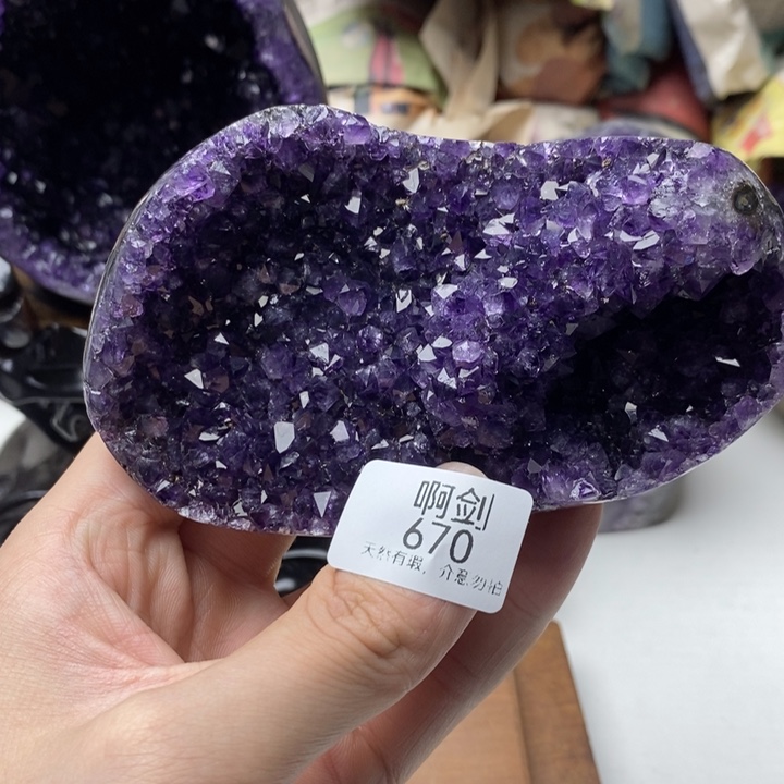 紫晶未镶嵌大型摆件（非配饰）