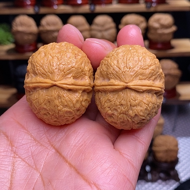 文玩核桃吊坠铁锤24