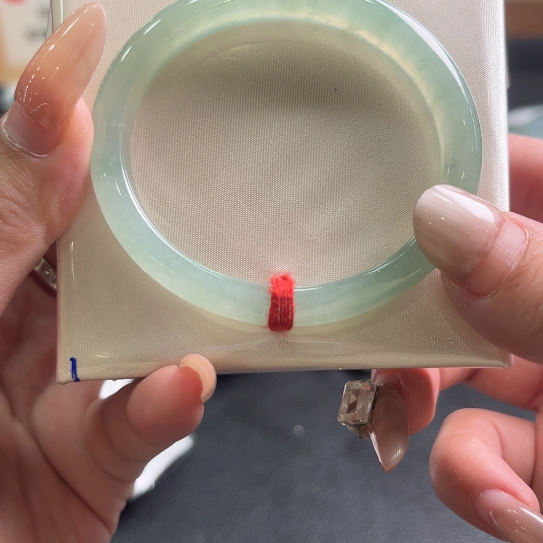 翡翠未镶嵌手镯52贵妃冰绿