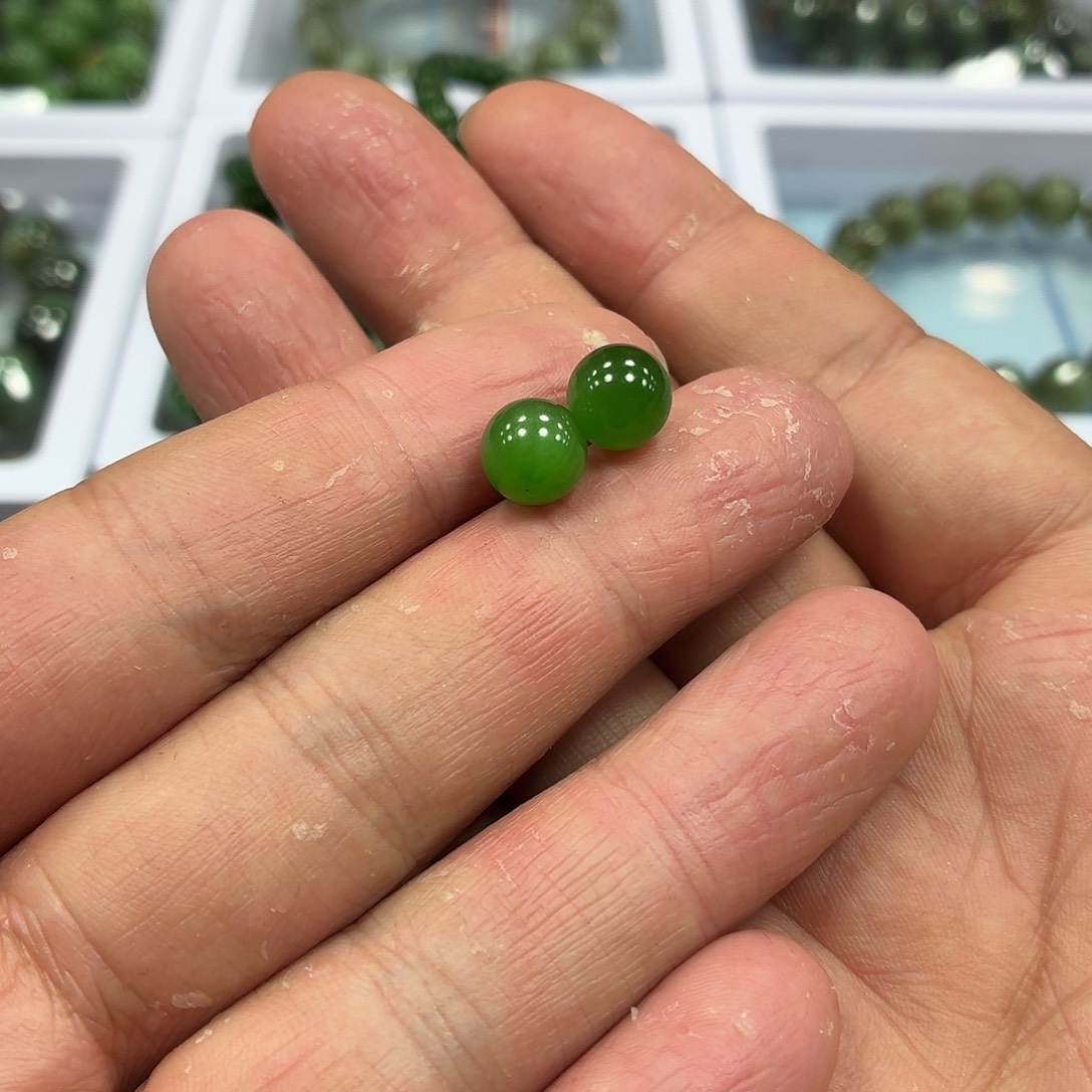 和田玉18K金镶嵌耳饰