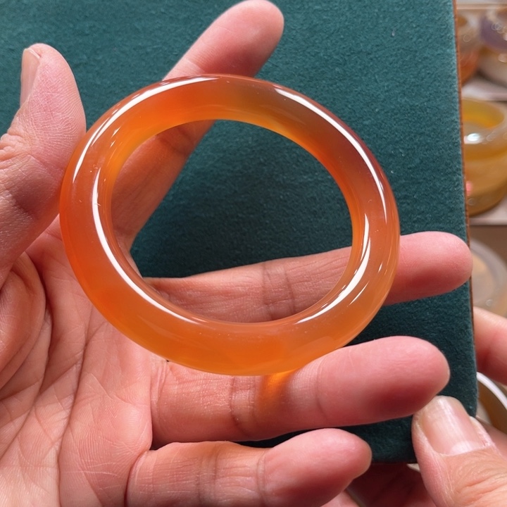 玛瑙/玉髓手镯未镶嵌