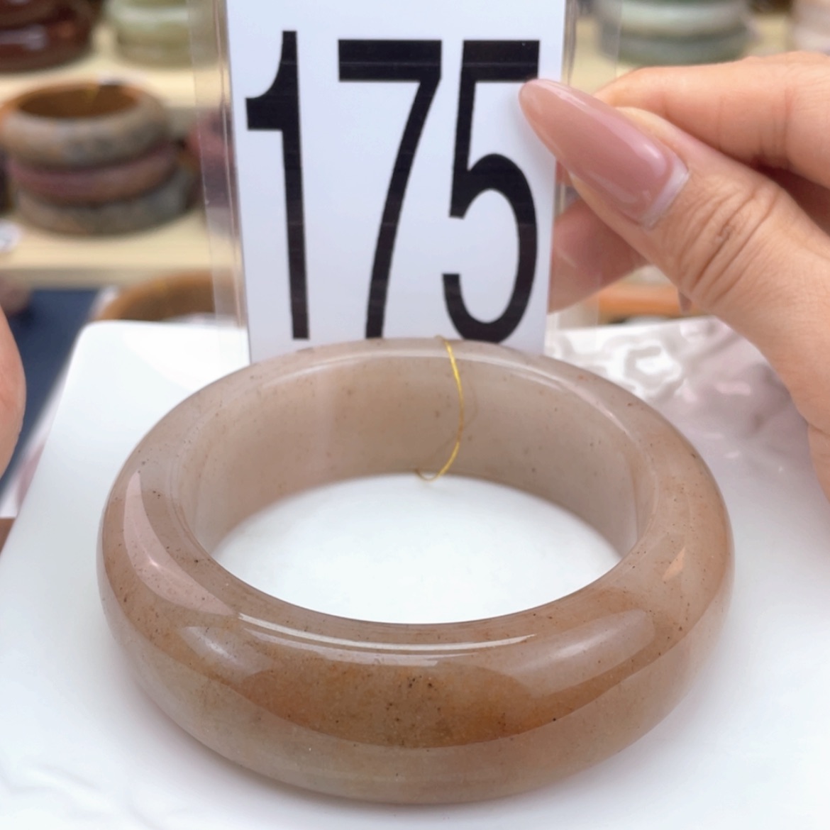 【闪购商品】石英质玉手镯未镶嵌