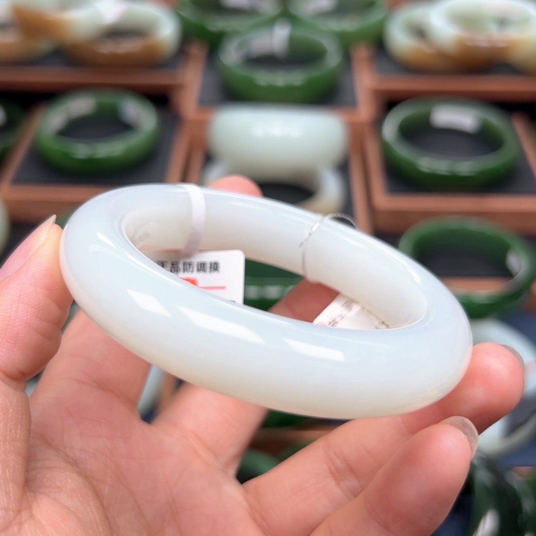 未镶嵌手镯和田玉（碧玉）设****道