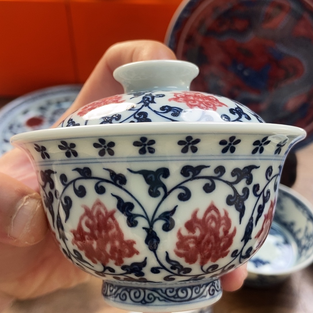 阳春白雪缠枝莲盖碗
