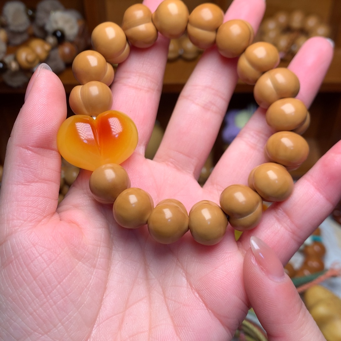 猴头核桃吊坠14高定屁桃手串爱心