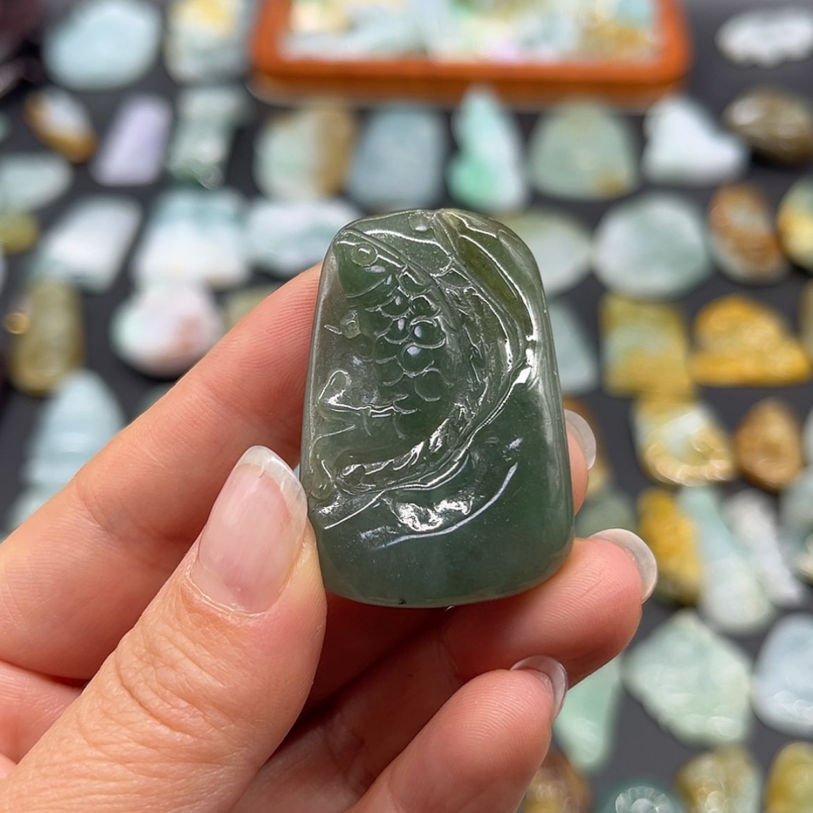 【闪购商品】翡翠颈饰未镶嵌荷叶鱼