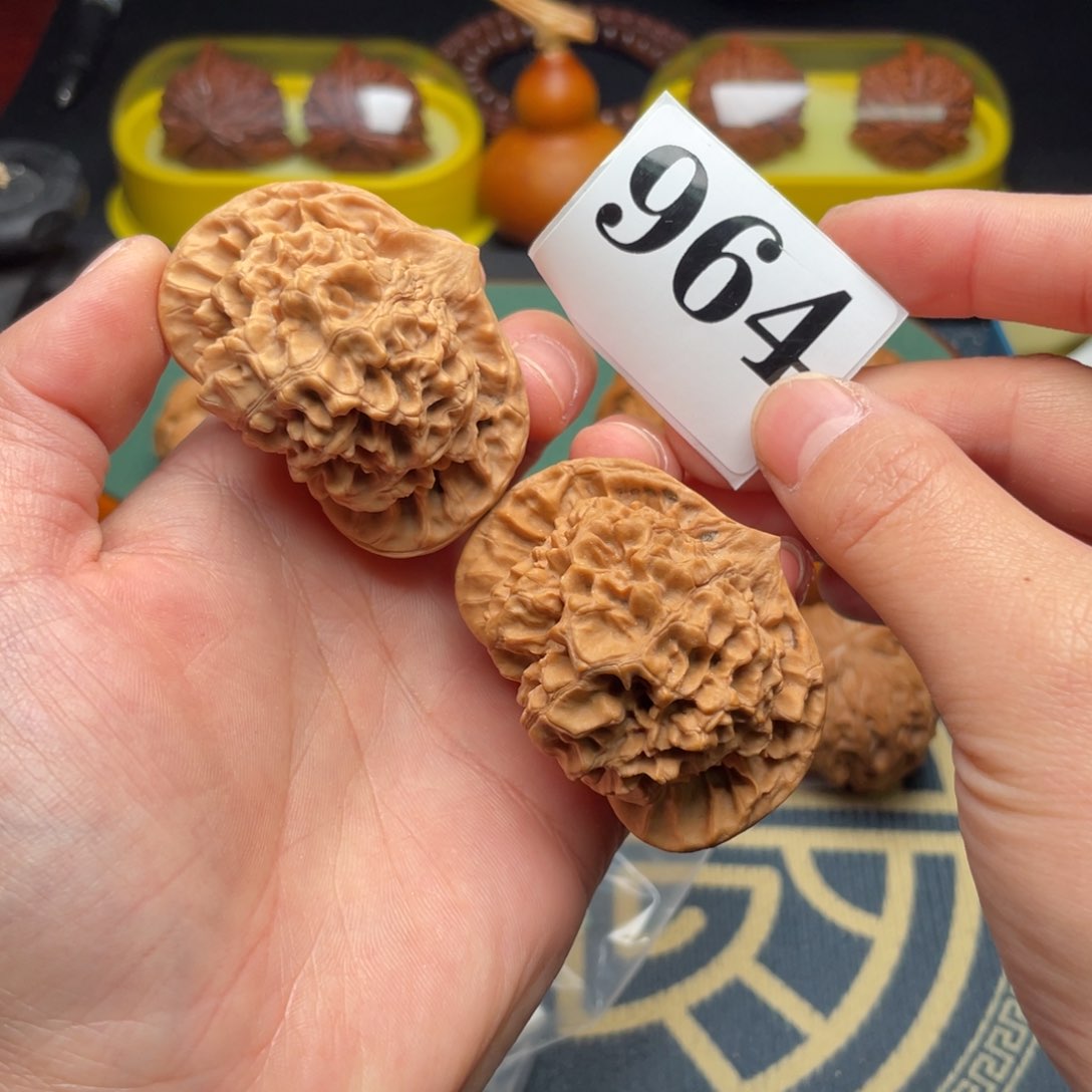 文玩核桃吊坠50矮壮官帽964号