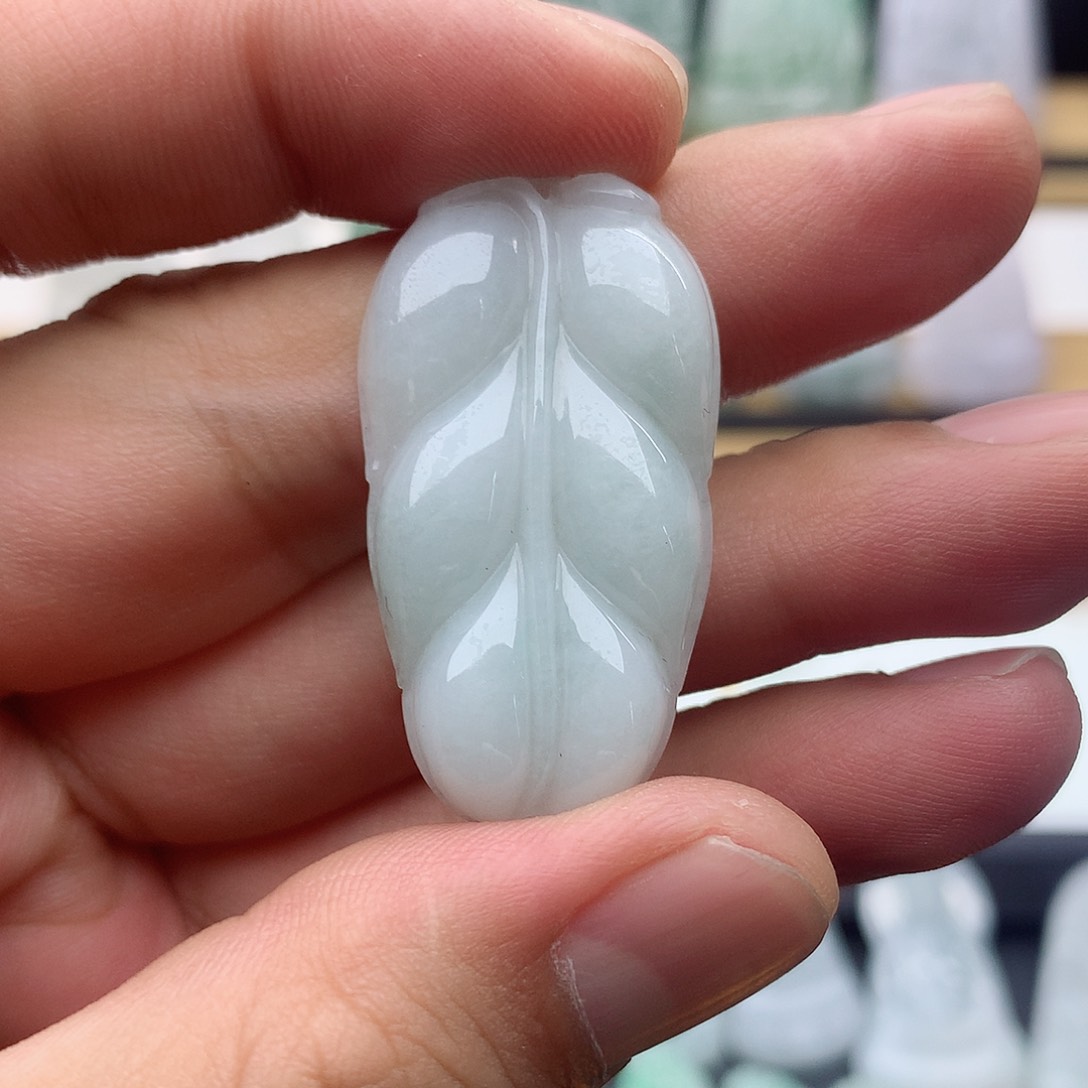 翡翠未镶嵌颈饰玉叶