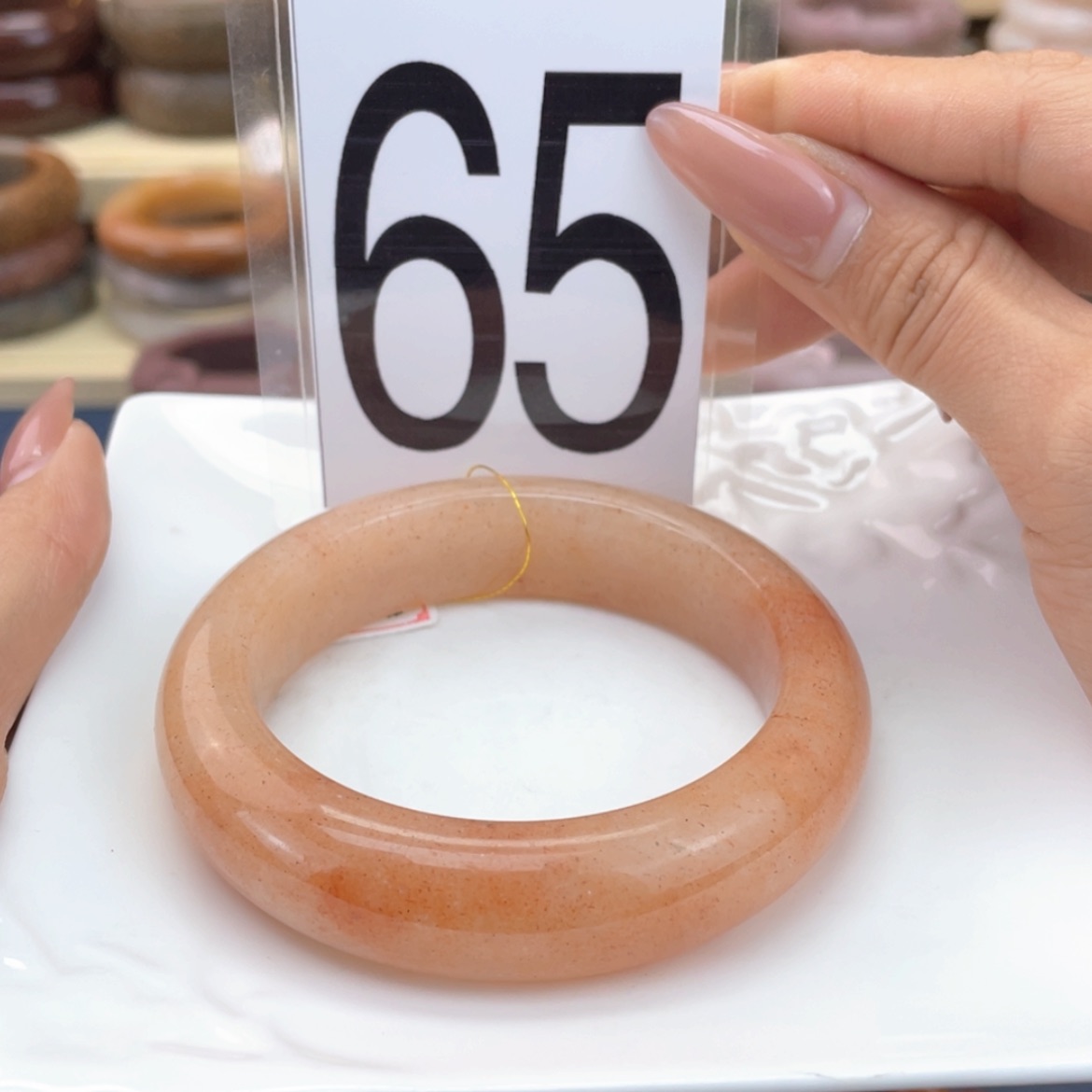 【闪购商品】石英质玉手镯未镶嵌