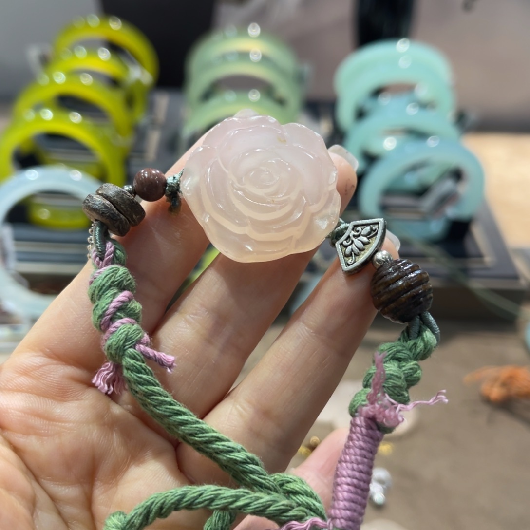 蛇纹石玉手镯未镶嵌手镯