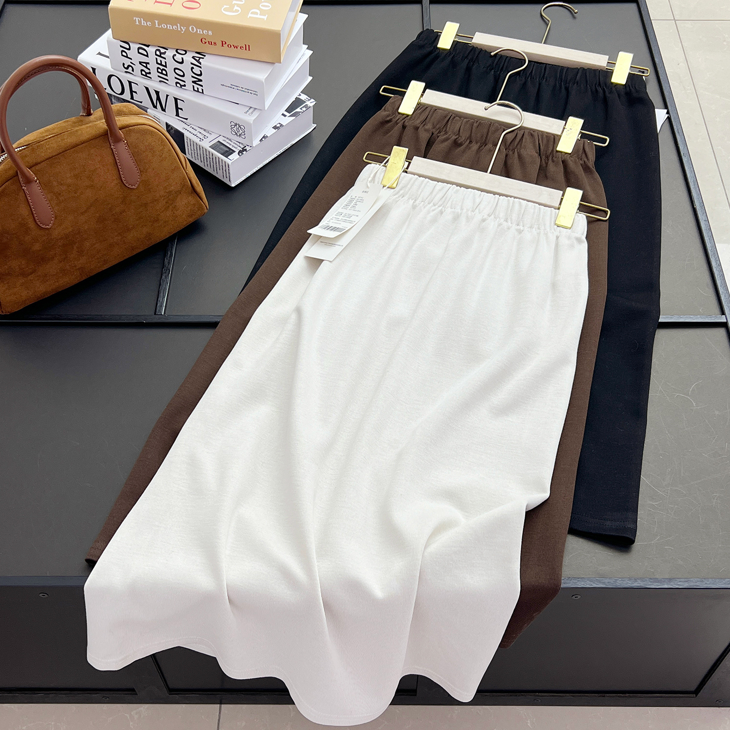 温婉小女主~A字版型韩系简约百搭松紧高腰直筒后开叉包臀半身裙