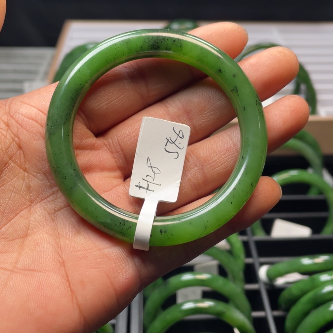 和田玉（碧玉）手镯未镶嵌